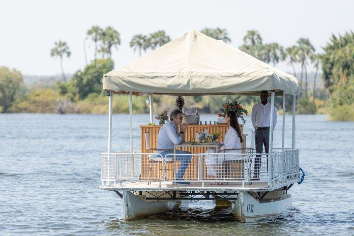 ザンベジ川のプライベート ランチ クルーズ