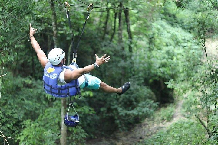 プエルト・プラタ発：ダマハグアの27の滝アドベンチャーツアー