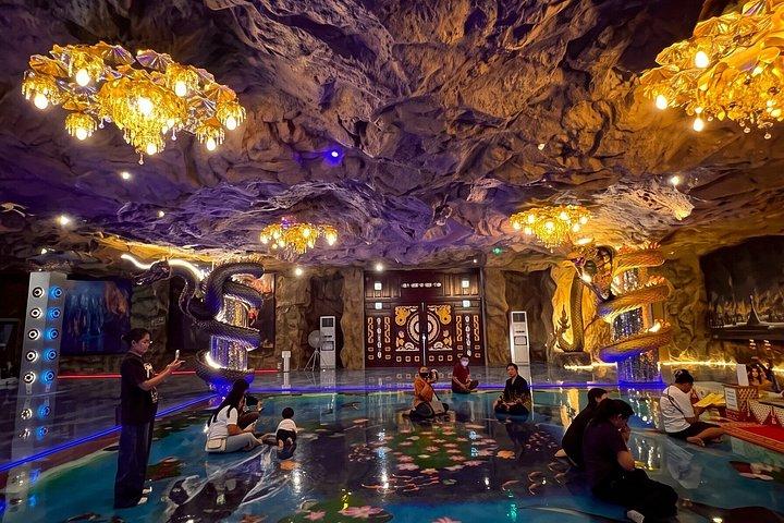 ドラゴンタワー、仏教寺院、水上マーケットグループツアーパタヤ