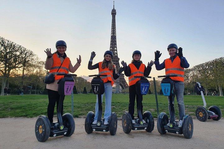Paris vid Segway på natten - Upplyst Paris