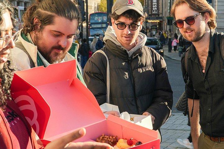 ロンドン・ウエストエンド・フード・ツアー - スイーツ＆紅茶を選ぼう