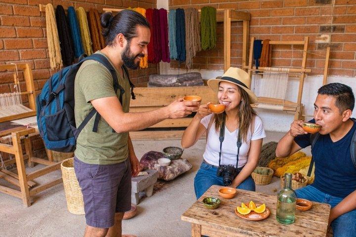 Hierve el Agua Mitla Tule Textiles y Produccion de Mezcal