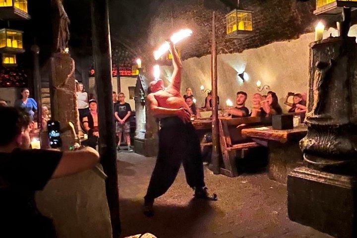 Una noche llena de experiencias - un espectáculo de cena medieval en Dětenice