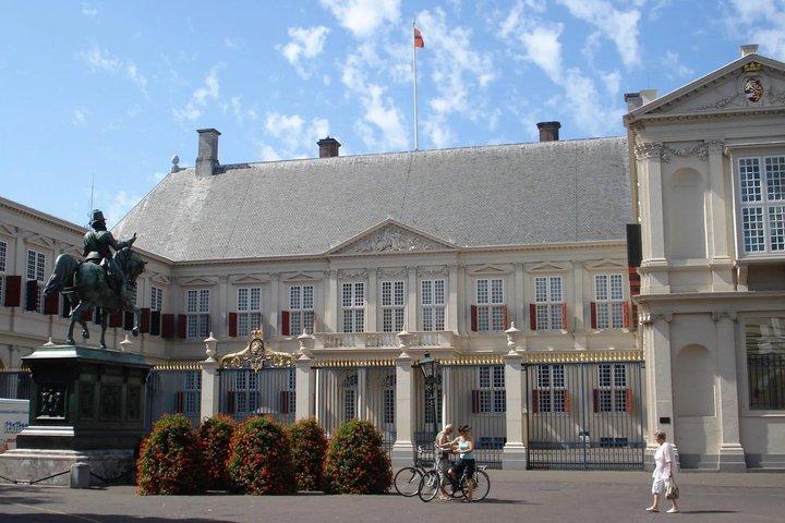 Den selvguiderede gåtur i Haag Landemærker med lyd og quiz