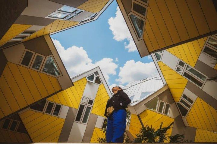 Rotterdam Walk in Spanish or Italian Highlights & Hidden Gems