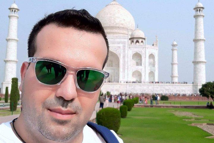 Agra Private Tour Guide Service with Car