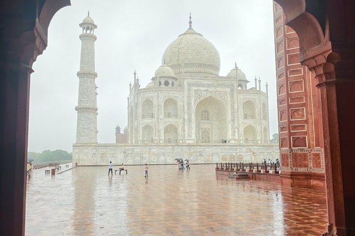 Agra Private Tour Guide Service with Car