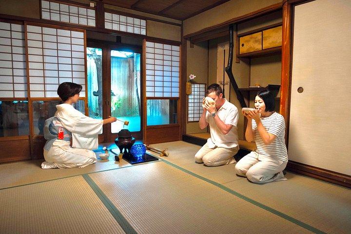 Ceremonia auténtica del té de Kioto en casa de 100 años - Compartir