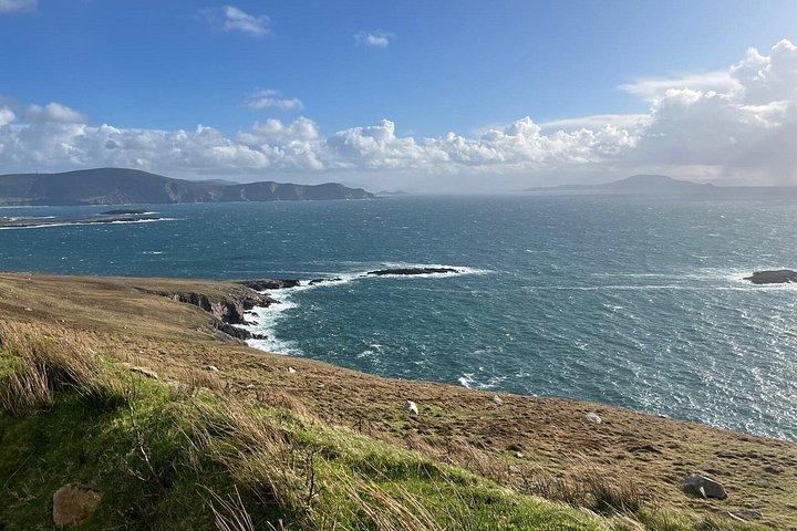 アキル島日帰りツアー絶景と遺産を巡る
