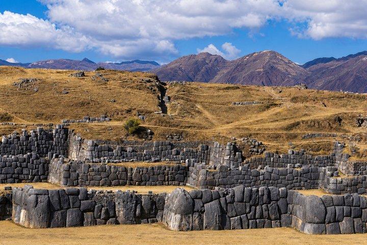 Tour Privado por Cusco con Almuerzo Tradicional Peruano
