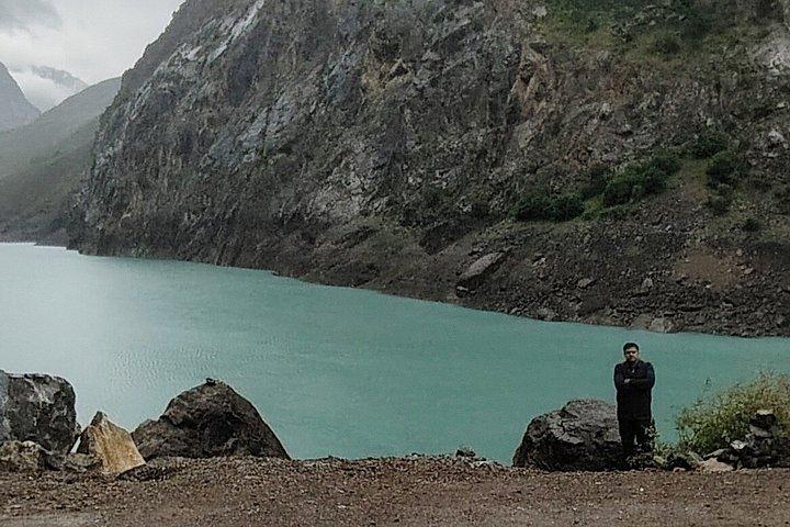 サマルカンドからタジキスタンの七つの湖への日帰り旅行