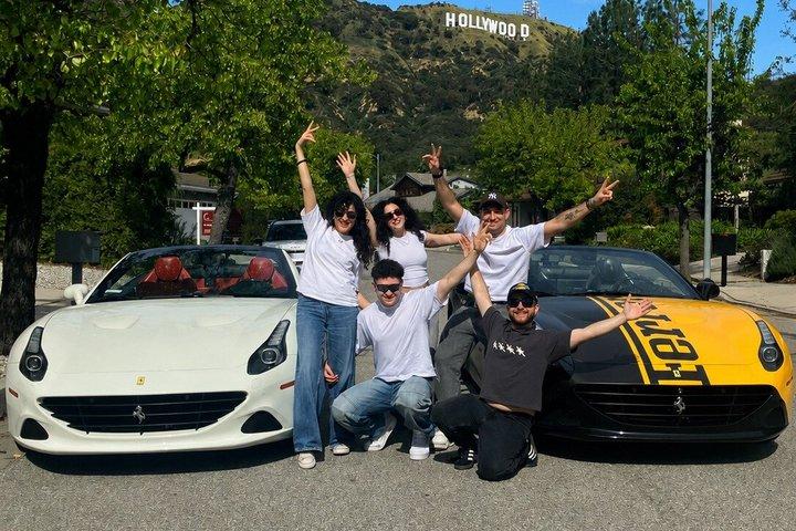 Tour in auto di 50 minuti per esplorare Hollywood Sign in a Ferrari
