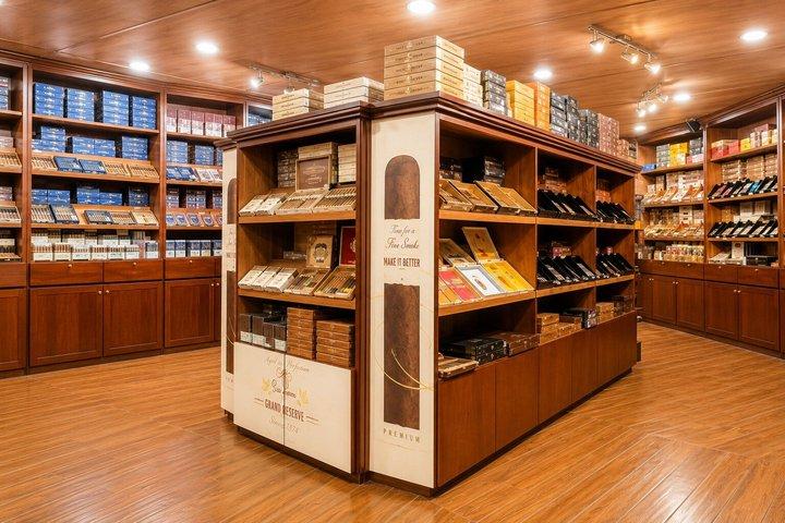 Excursión a la fábrica de cigarros de Punta Cana Don Lucas con degustación de ron