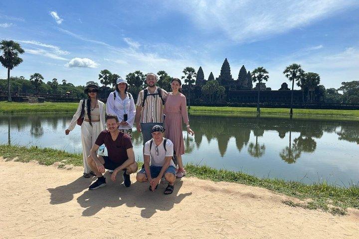 Explore Angkor Temple Tour with Private Vehicle & Tour Guide