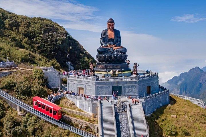 Sapa Privétour : Fansipan Summit per kabelbaan met lokale Gids