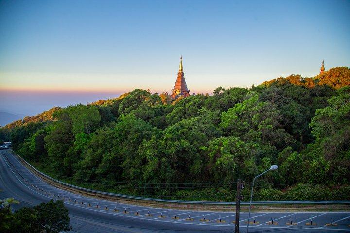 Privat heldags Doi Inthanon Peak och vattenfall från Chiang Mai