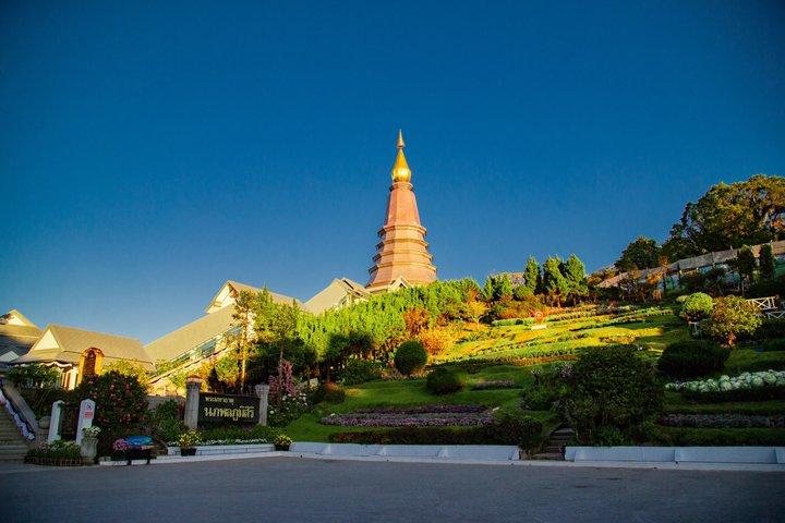 Privat heldags Doi Inthanon Peak och vattenfall från Chiang Mai