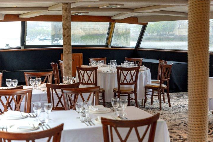 London: Weekend Brunch Cruise on the River Thames