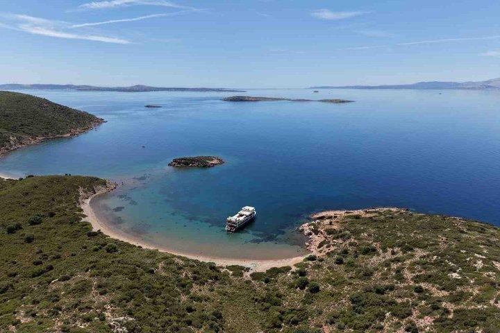 Cesme Boat Tour Cruzeiro nas Baías Escondidas com Paradas de Natação