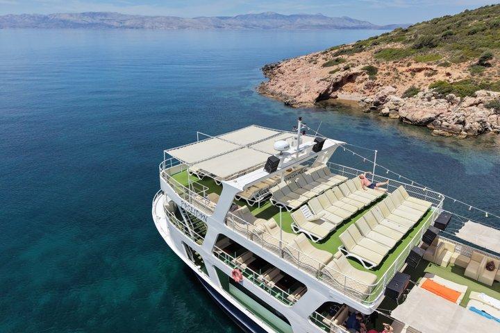 Cesme Boat Tour dolda vikar kryssning med simstopp