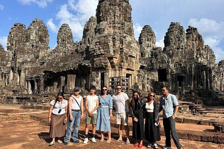Angkor Wat Discovery – Small Group Tour with Local Experience