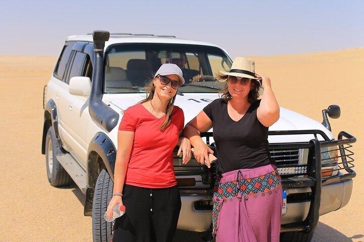 Excursión de un día de El Cairo a Fayoum Safari por el desierto, lago mágico y artes alfareras