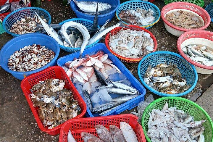 日の出パドルで魚市場へ