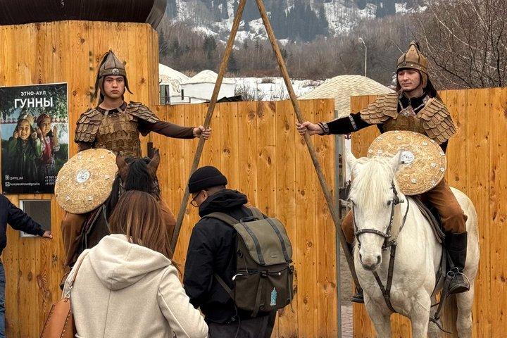 Vivi lo stile di vita nomade nel villaggio etnico “Hunns”