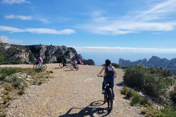 Självguidade turer och cykeluthyrning i Marseille nära Calanques