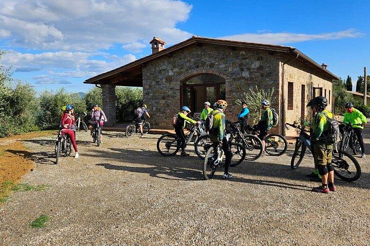 Perugia : E-bike & Wine Tasting Tour