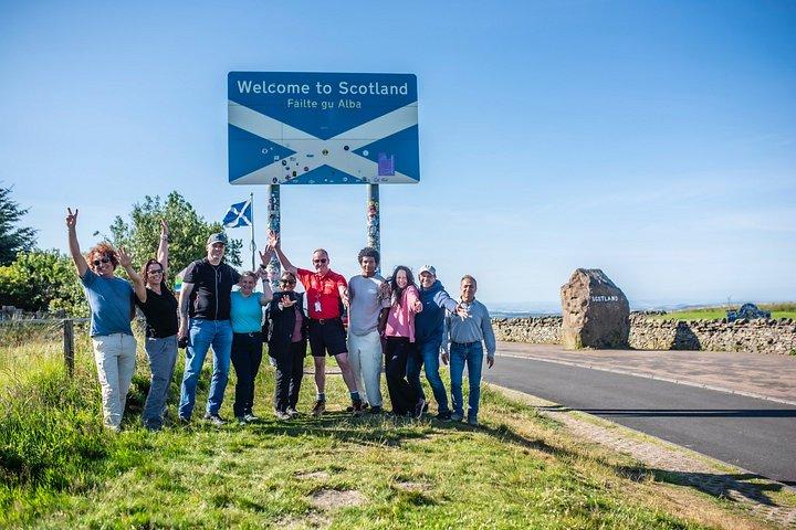 Rosslyn Chapel and Hadrian's Wall Small Group Tour from Edinburgh