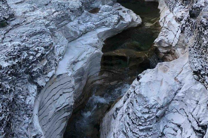Excursion d'une journée à la cascade de Peshtura et au canyon de Nivica au départ de Saranda/Ksamil