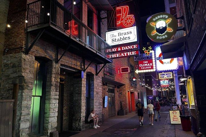 Buscando espíritus, recorrido nocturno por pubs embrujados en Nashville