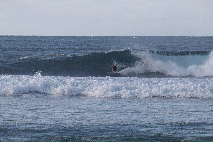 Avancerad surflektion i Oahus norra kust