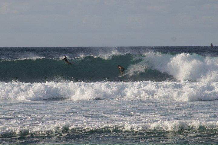 Avancerad surflektion i Oahus norra kust