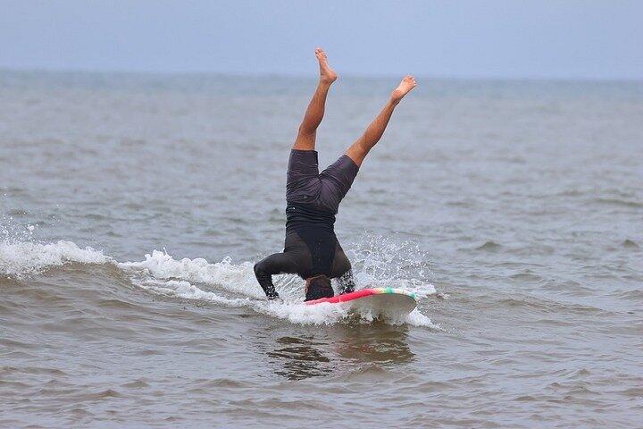 オアフ島ノースショアでのご家族またはグループでのサーフィンレッスン