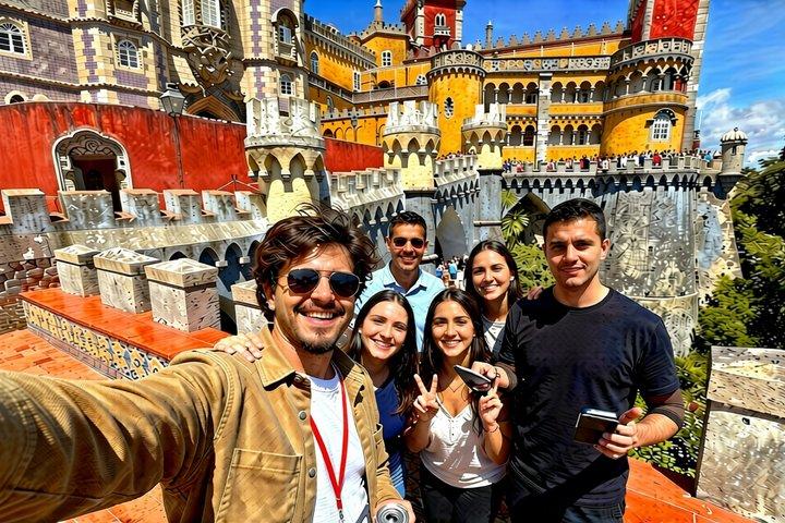 Sintra: Guided Tour of Pena and Monserrate Palace with Tickets