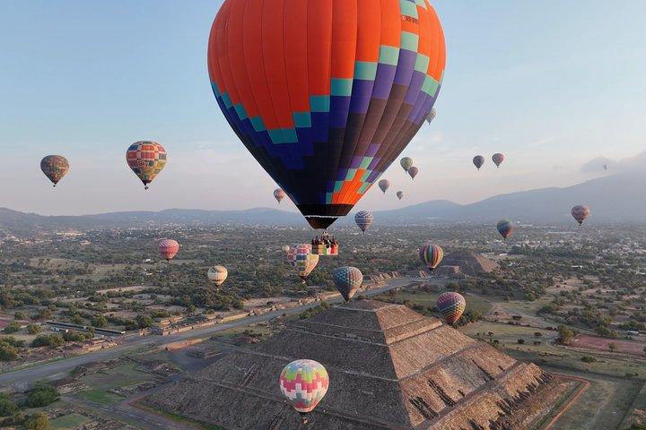 Volo in mongolfiera | Prelievo a Città del Messico | Colazione in una grotta | Piramidi