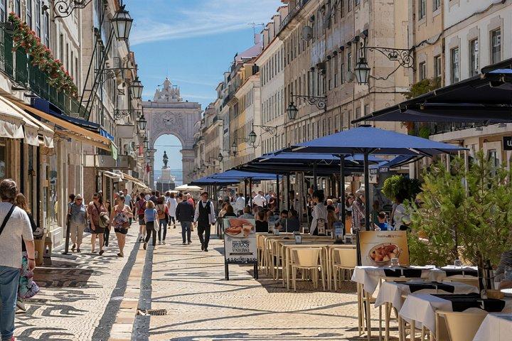 Lisbon : Castle Skip-the-Line & Old Town（アドオン・ファド・ディナー）