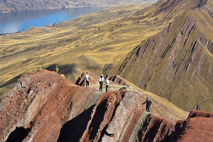 クスコ・フレキシブル全日ツアーからのプライベート・パレイ・プンチュ山ツアー