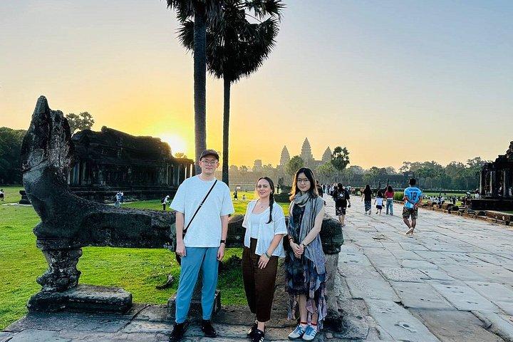 Explore Angkor Temple Tour with Private Vehicle & Tour Guide