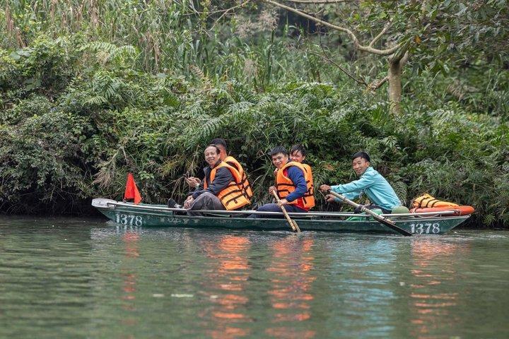 Gita privata di un giorno a Ninh Binh: Grotte di Mua, Trang An & Hoa Lu