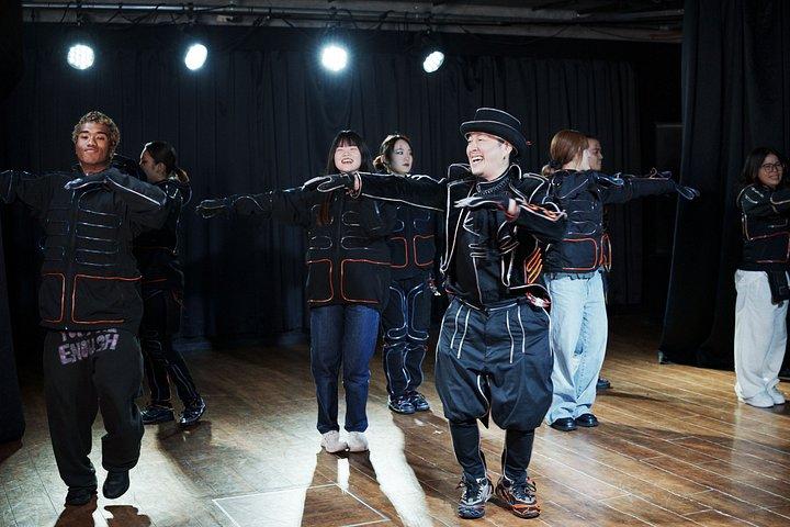 OsakaGLOW：光るダンスパフォーマンスと体験