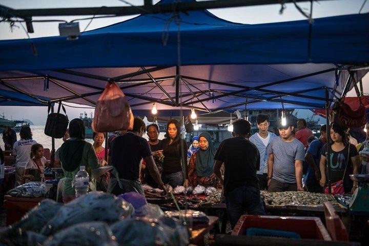 2-timers Kota Kinabalu lokale gade mad og historie vandretur