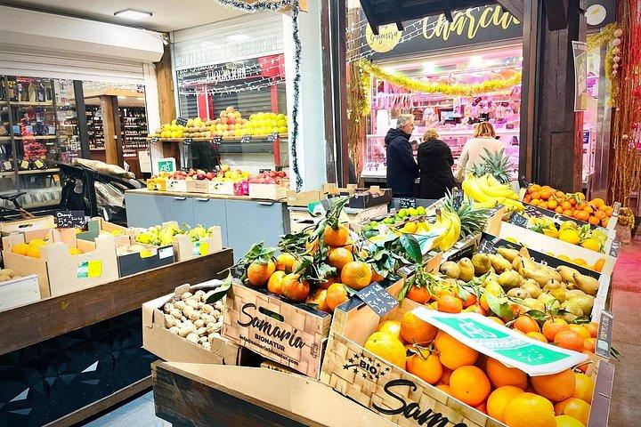 パリのローカル マーケットとバスティーユ地区のフード テイスティング ツアー