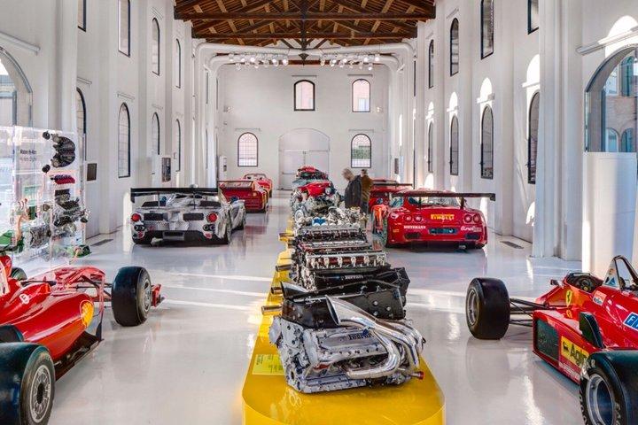 アウトモビリ・ランボルギーニとエンツォ・フェラーリ・ミュージアムの入場チケット