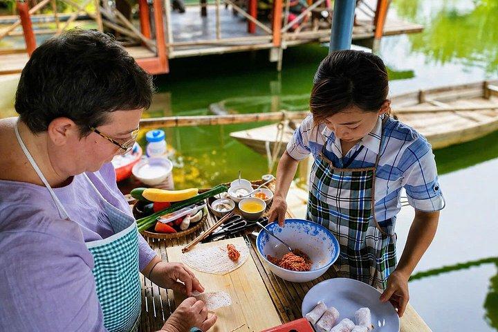 Hoi An Cooking Class with Local Market Visit