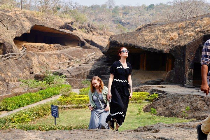 Excursión a las cuevas de Elephanta Island y al pueblo tradicional