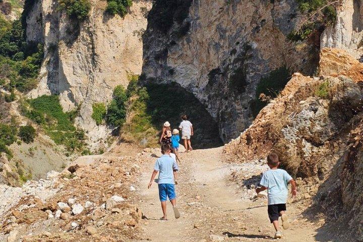 Hoteller i nærheden af Waterfalls and Caves Velce Village