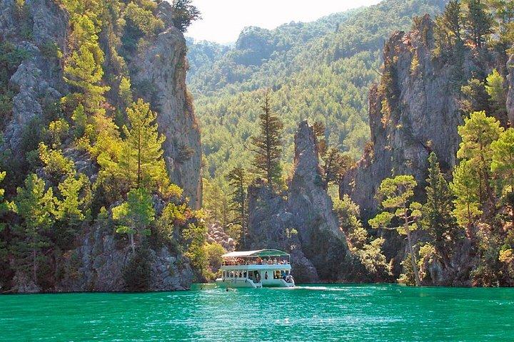 Green Canyon Boat Cruise & Side Old Town with Lunch and Pro Guide